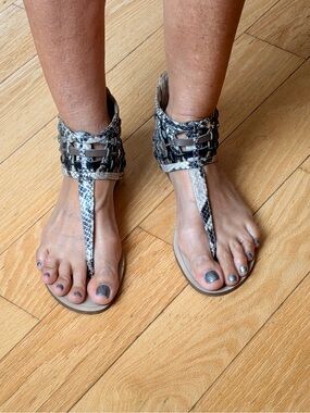 Womens Snake-Print T-Strap Gladiator Sandals in Black & White